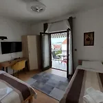 Al Apartment *