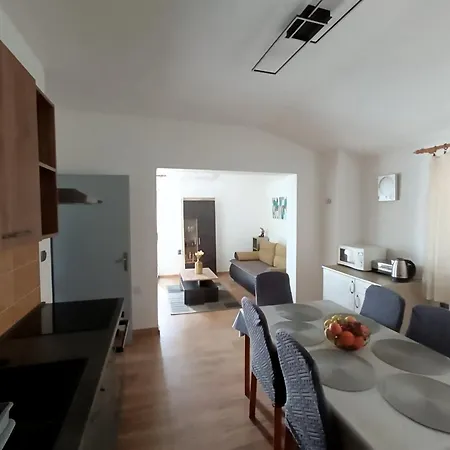 Al 公寓 布罗达里卡